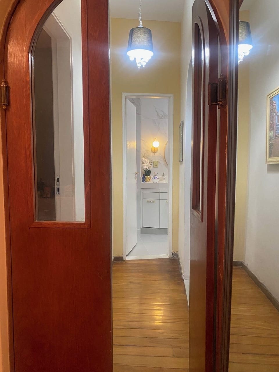 Hallway to kitchen, Bathroom and Bedroom 1