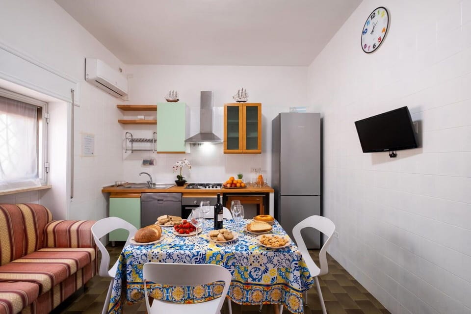Autumn, Dining Room, Spring, Summer, Winter