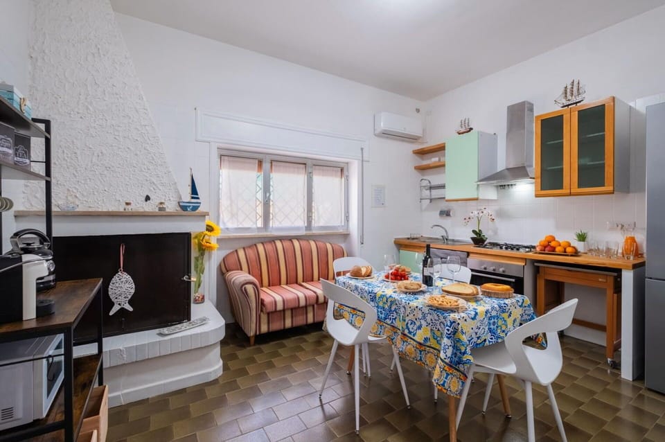 Autumn, Living Room, Spring, Summer, Winter