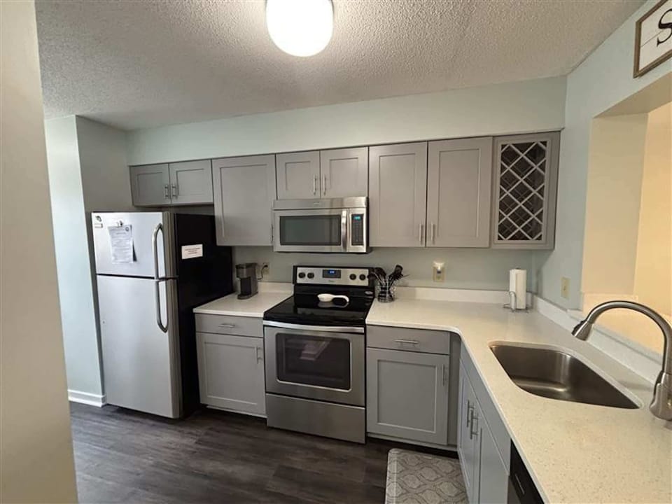 Fully equipped kitchen