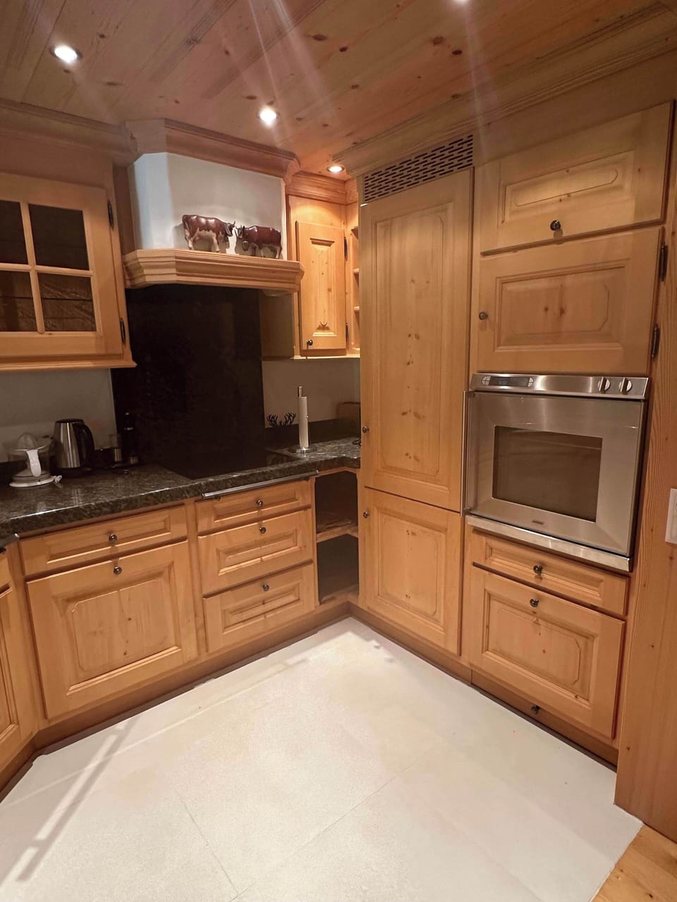 modern and comfortable kitchen 