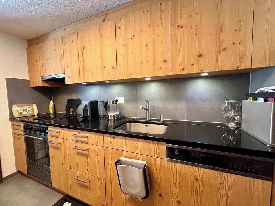 the fully equipped kitchen