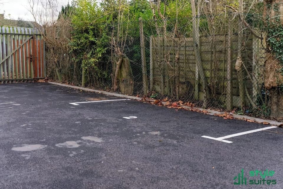 Free onsite parking bay..