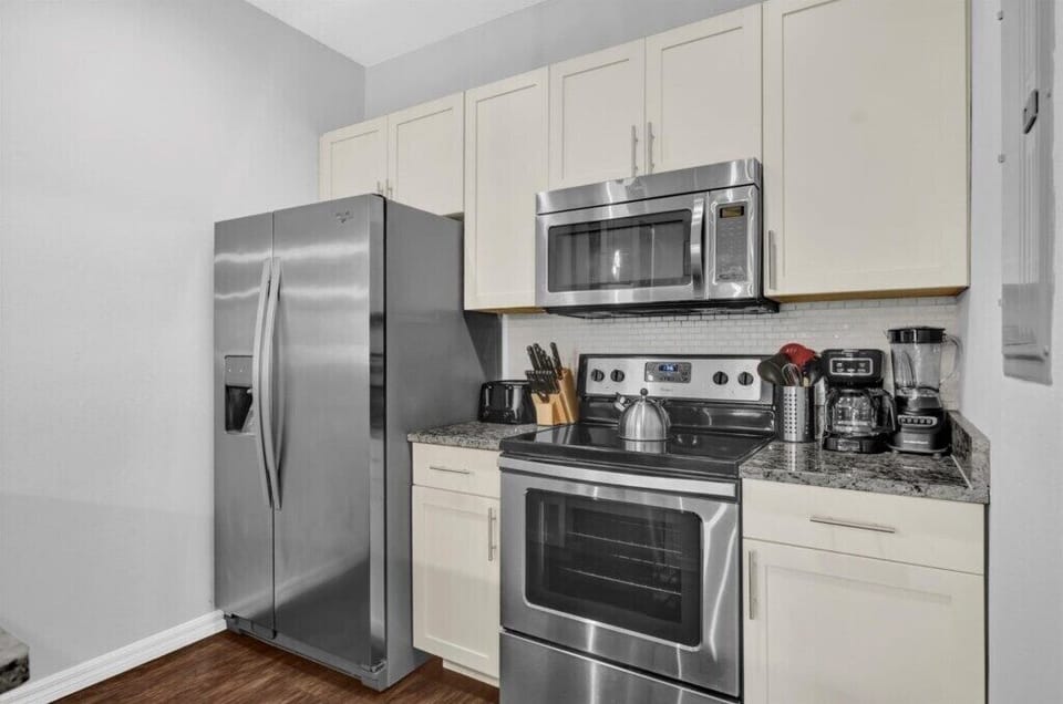 8982 Silver Place (8).jpg
