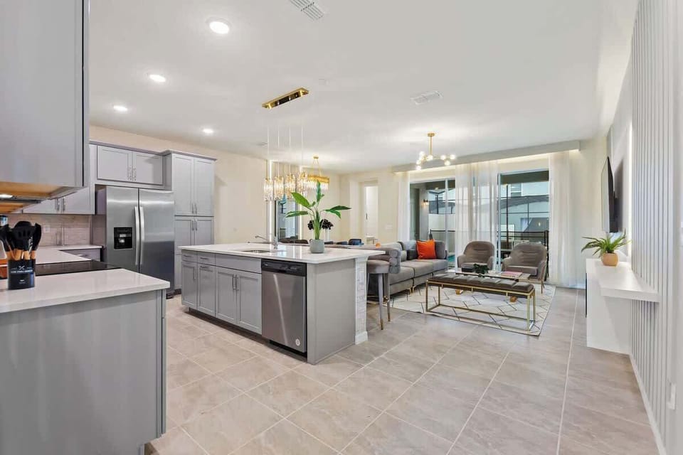 Fully stocked kitchen for all your cooking needs!