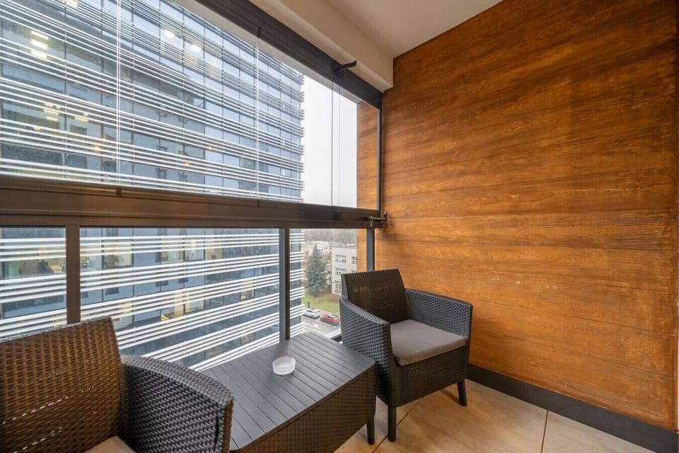 Private Balcony | Book Now with RENTUJEMY