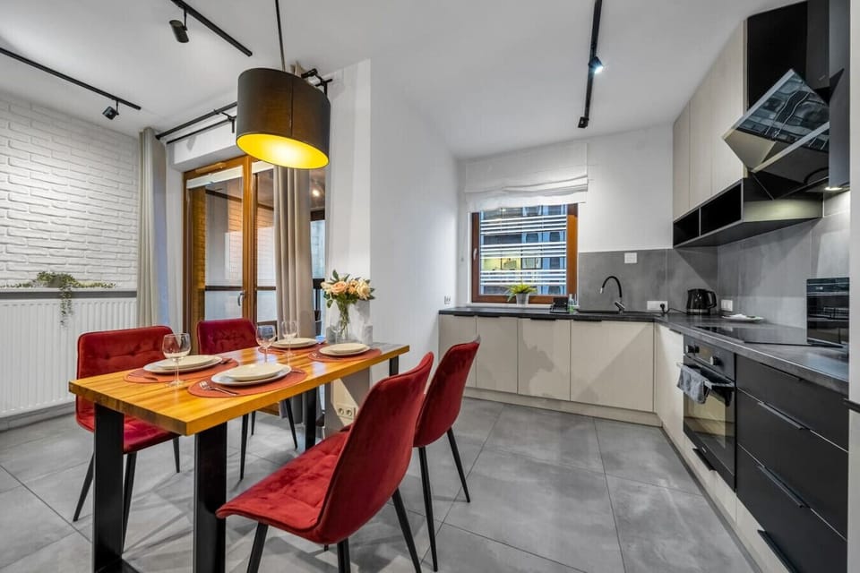 Dining Area | Book Now with RENTUJEMY