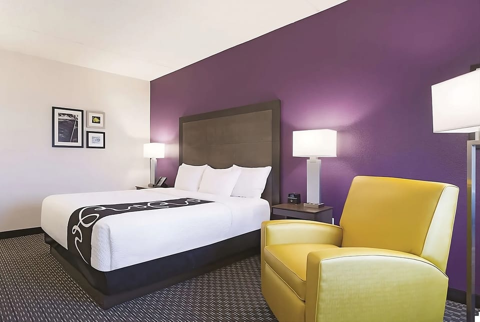 Unit with 1 King bed