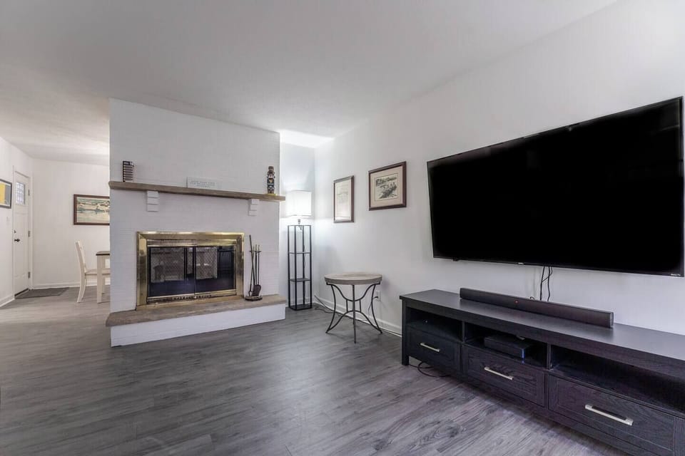 b8d33bbb-292f-495c-9879-8ddfa626d211