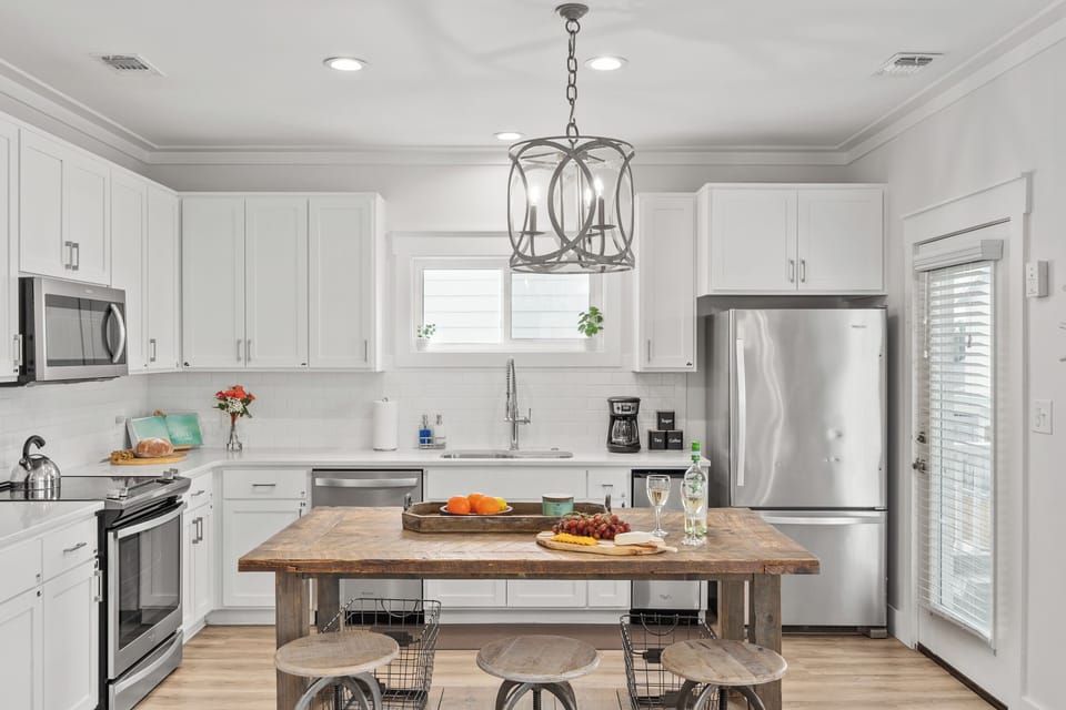Fully equipped kitchen.