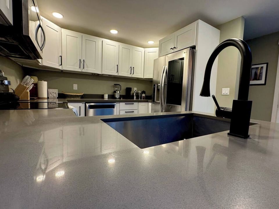 Nice, large, fully stocked with an open flow to the living and dining areas.
