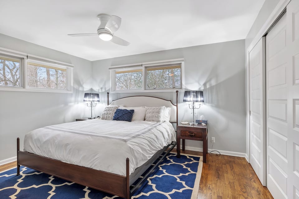 Primary bedroom - King Bed