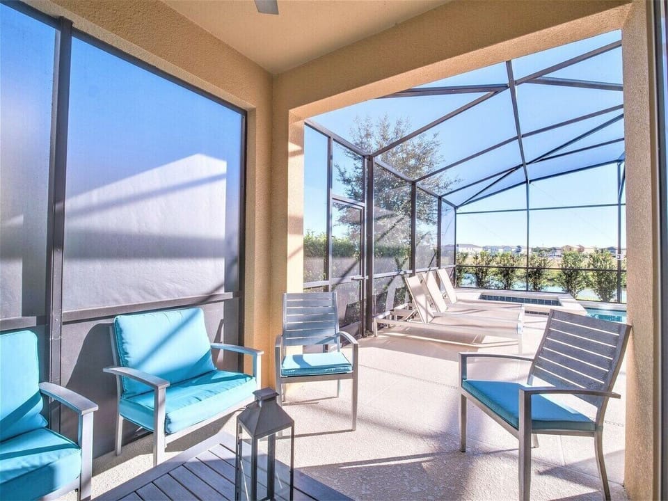 Covered seating area