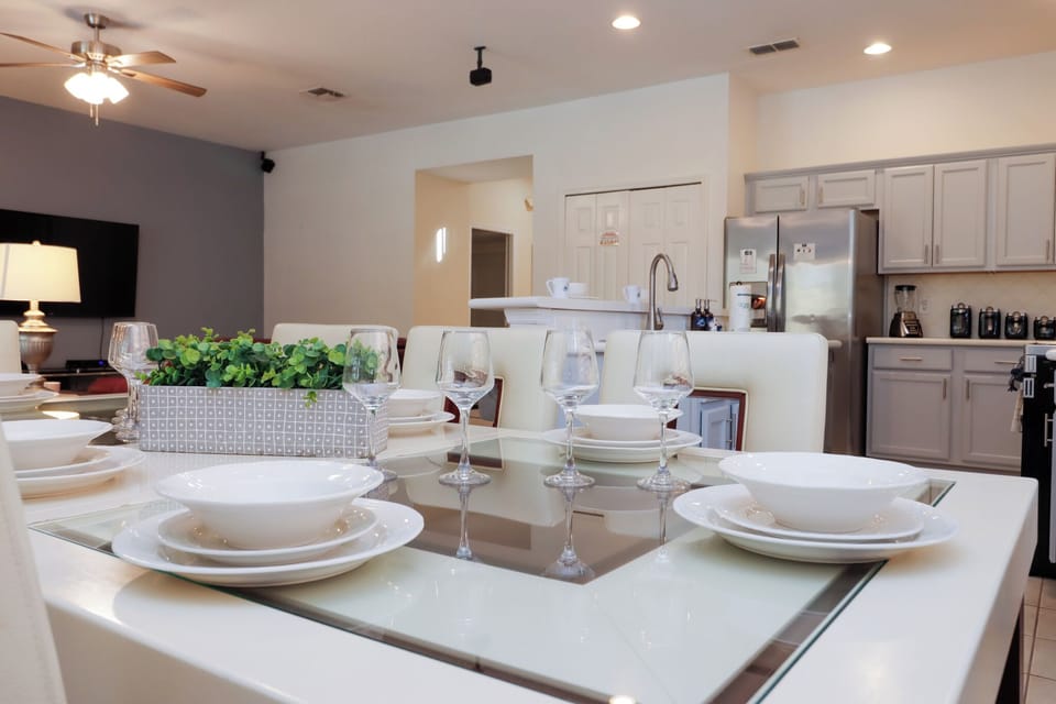 Stylish Sofía Vergara dining suite for family meals.