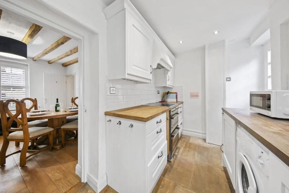 Bradley House, Winster - Host & Stay