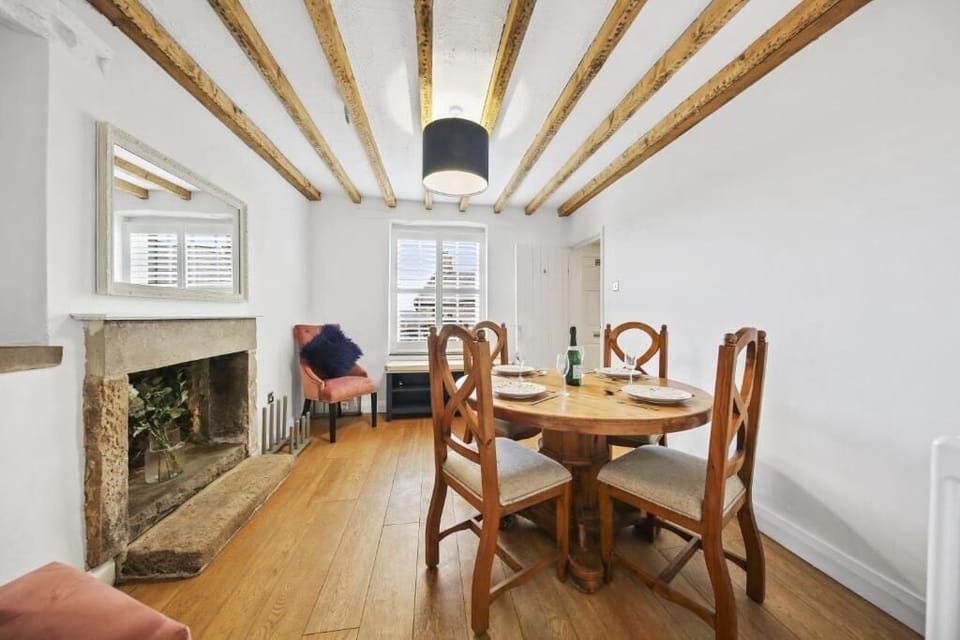 Bradley House, Winster - Host & Stay