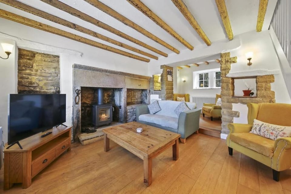 Bradley House, Winster - Host & Stay