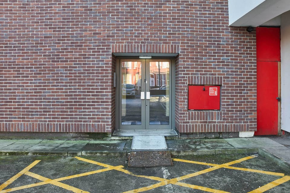 Mariposa Waterloo, Sefton - Host & Stay