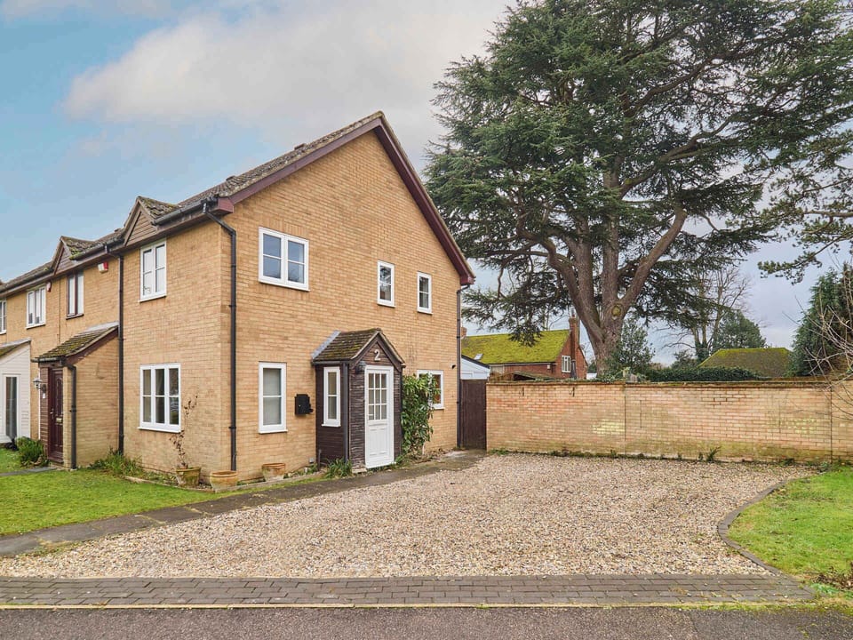 Cedar Cottage, Canterbury - Host & Stay