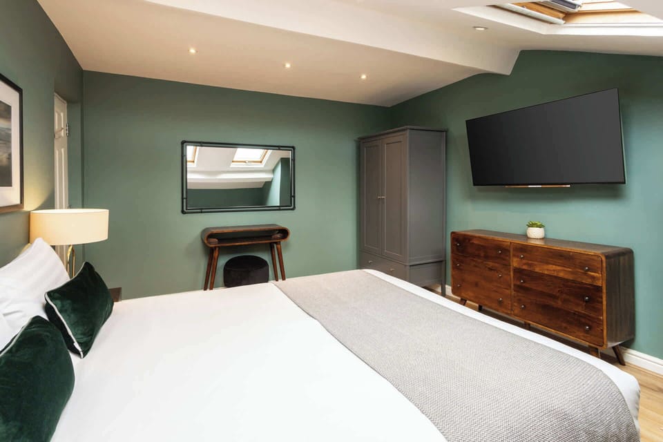 The Falkner Quarters II and III, Liverpool - Host & Stay