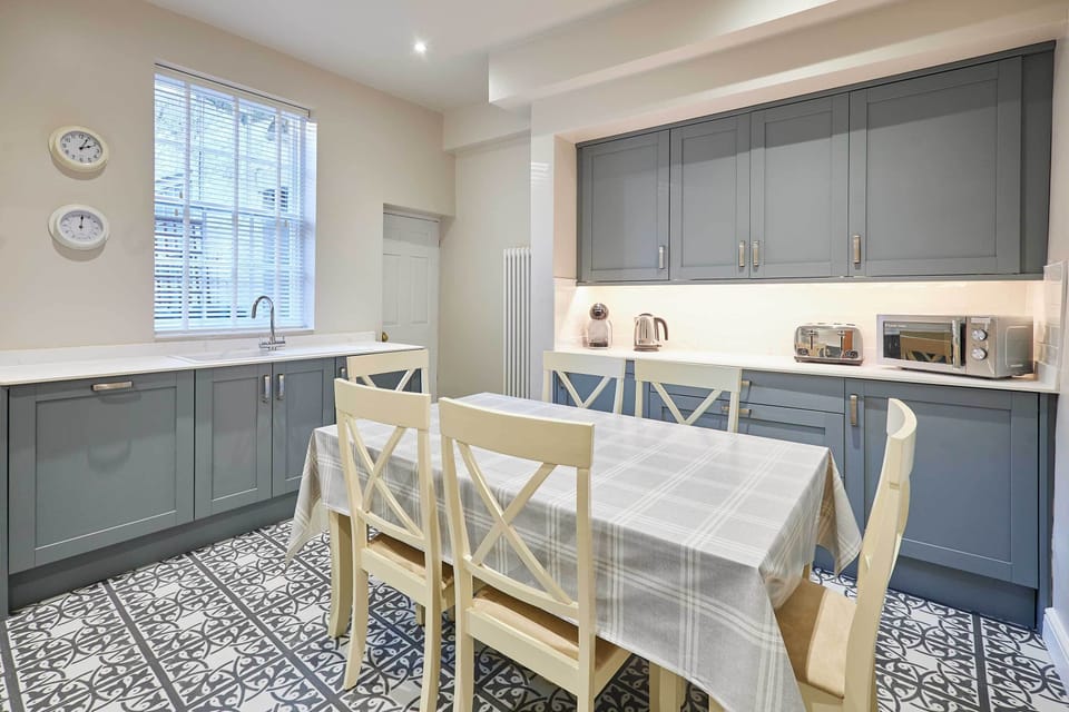 Dalton House, Whitby - Host & Stay