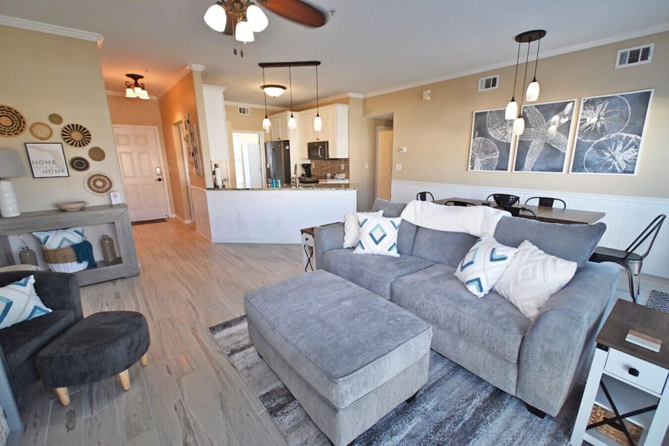Living Room With Sofa Sleeper