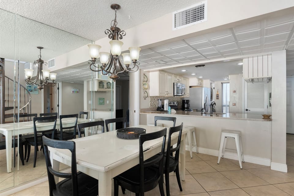 Scenic Gulffront Dining