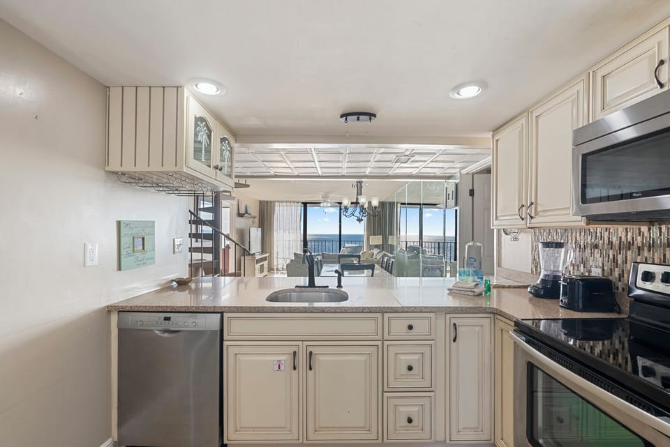 Modern Gourmet Kitchen
