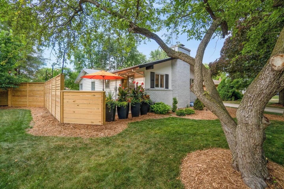 Street view of Crabtree Place 