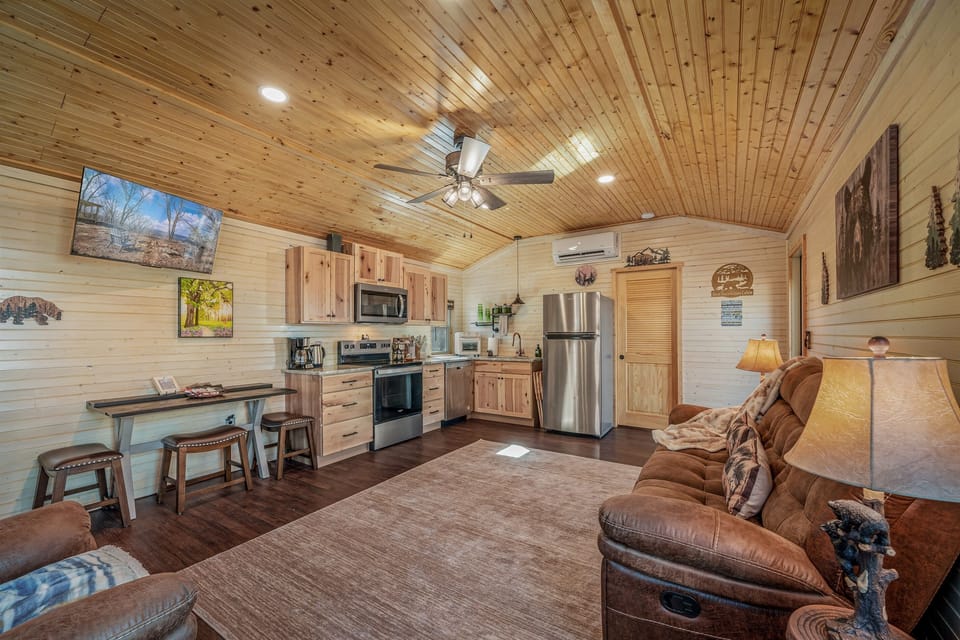 With amenities and thoughtful touches, this 540 sq ft has the perfect necessities!