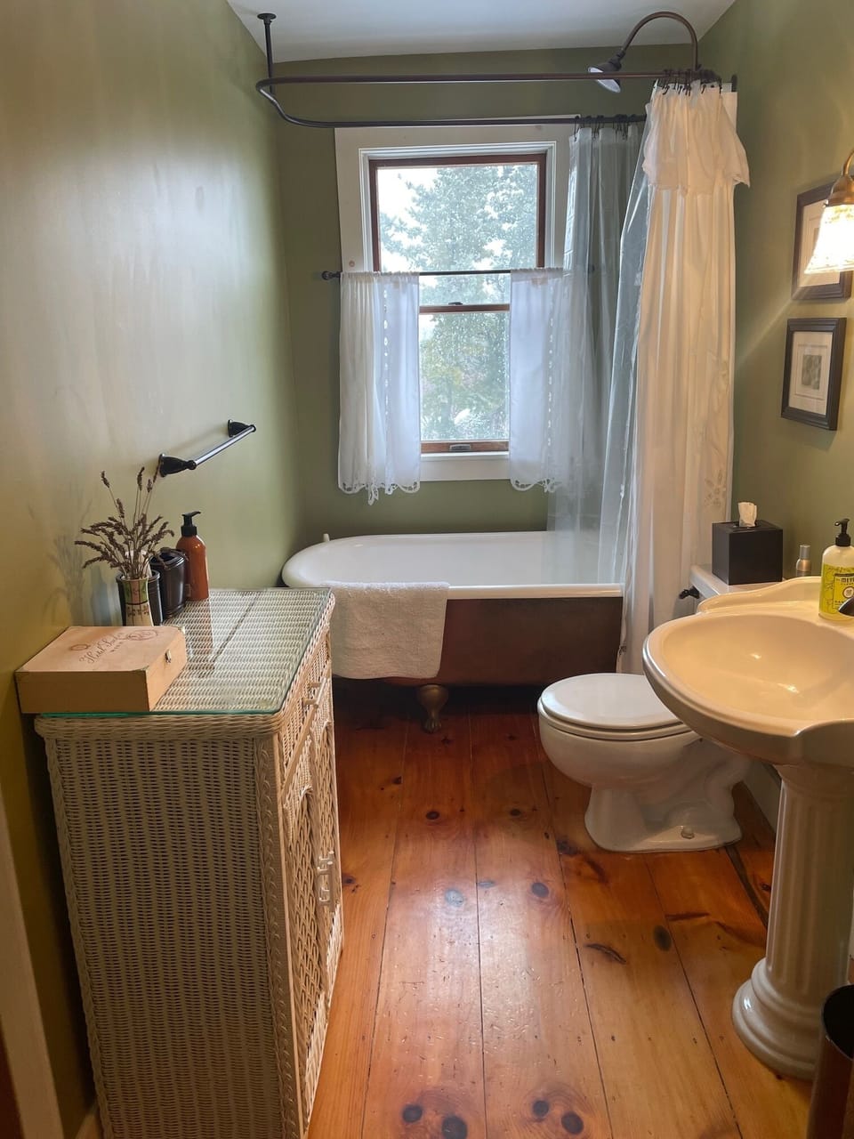 1st floor full bath 