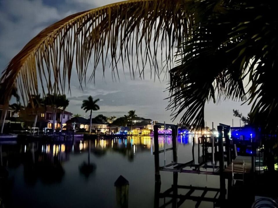 canal-night view