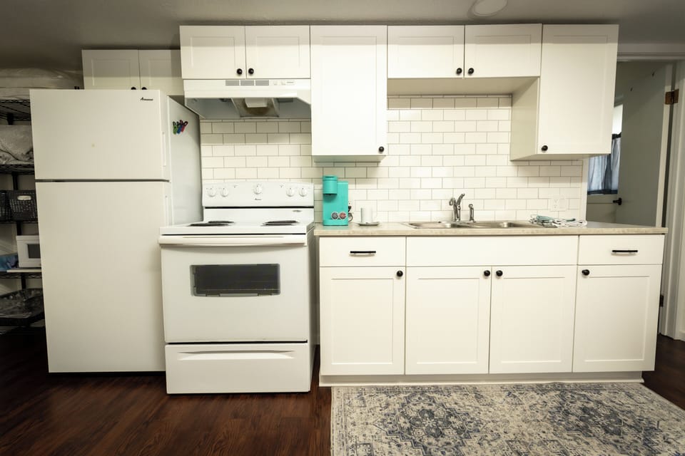 Full kitchen with all basic cook wear and essentials provided