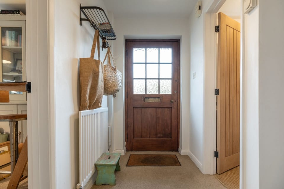 Mulberries Hallway - StayCotswold