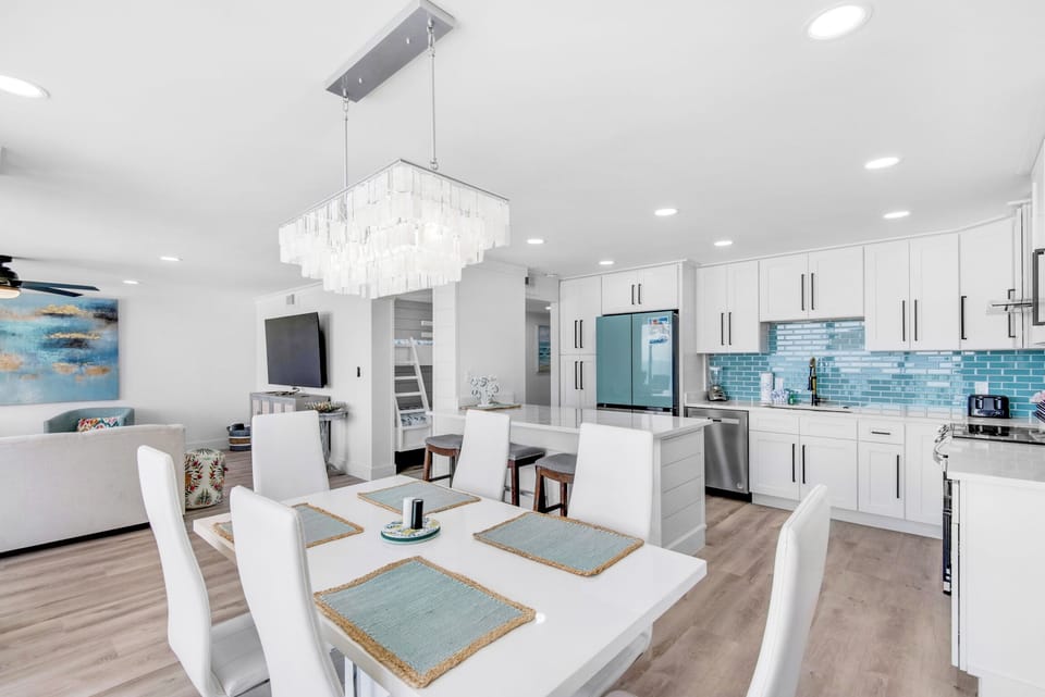 Kitchen/Dining area