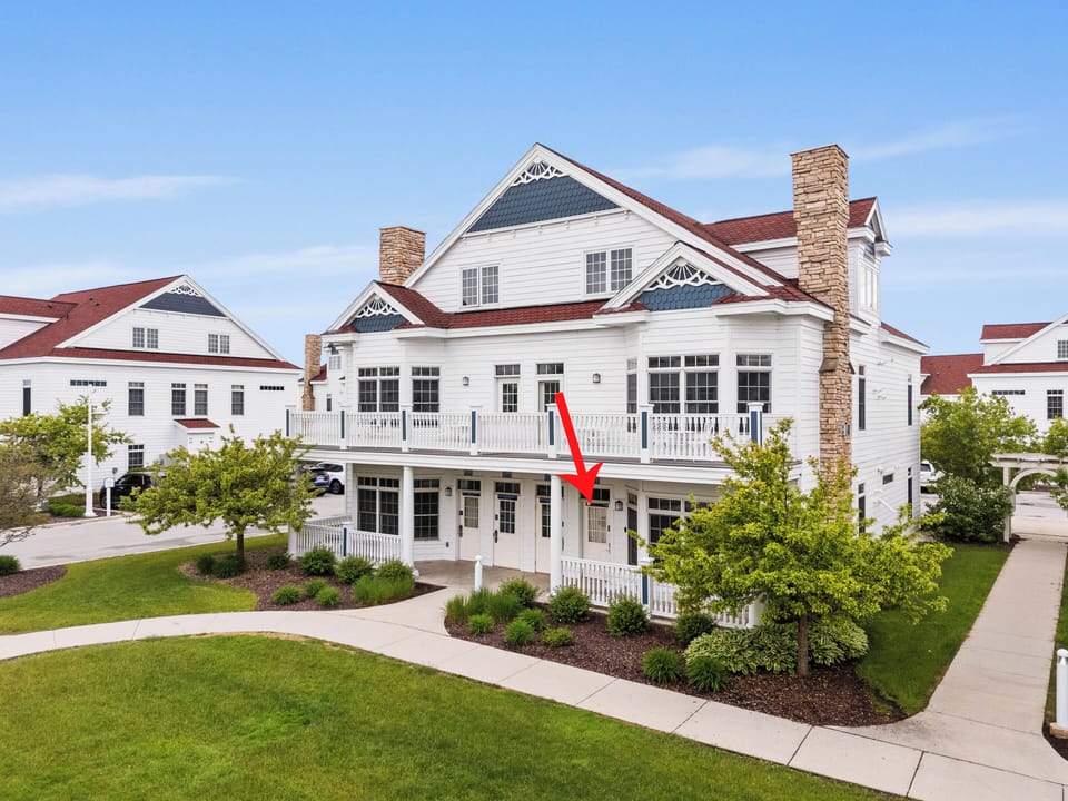 Lakefront fun, Kohler Resort nearby, Road America just minutes away.