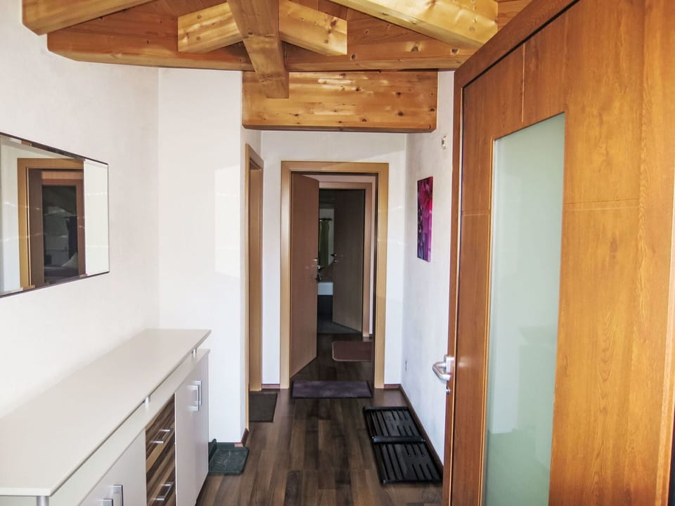 Flooring, Wood, Floor, Interior Design, Ceiling, Wood Flooring, Lighting, Hardwood, Room, Wood Stain