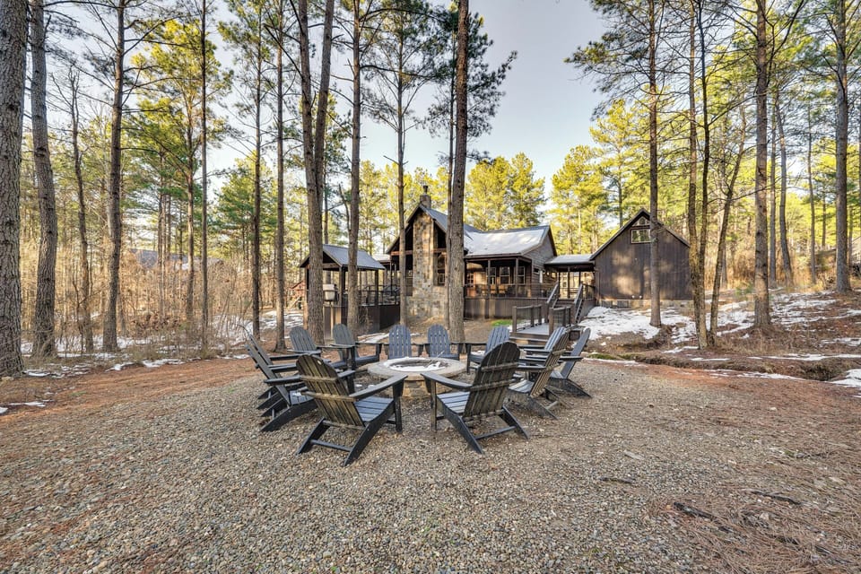 Broken Bow Vacation Rental | 5BR | 5.5BA | Steps to Enter | 4,000 Sq Ft