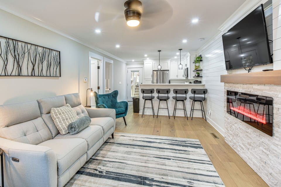 Salem Vacation Rental | 2BR | 2BA | 5 Stairs Required | 960 Sq Ft