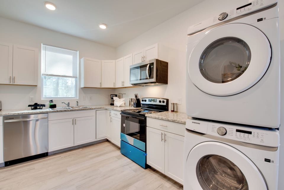 Kitchen | Washer & Dryer | Drip Coffee Pot