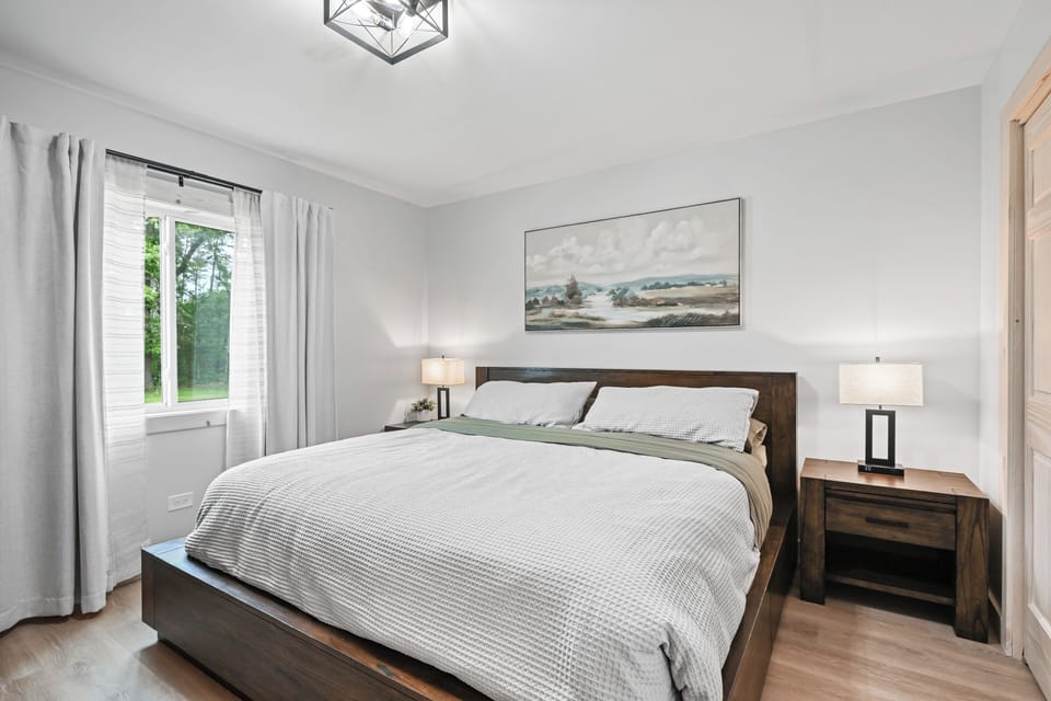 Bedroom 1 | 1st Floor | King Bed | Linens Provided
