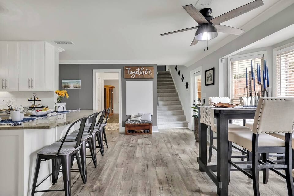 Elegant dining, perfect for group and family plus a few extra friends