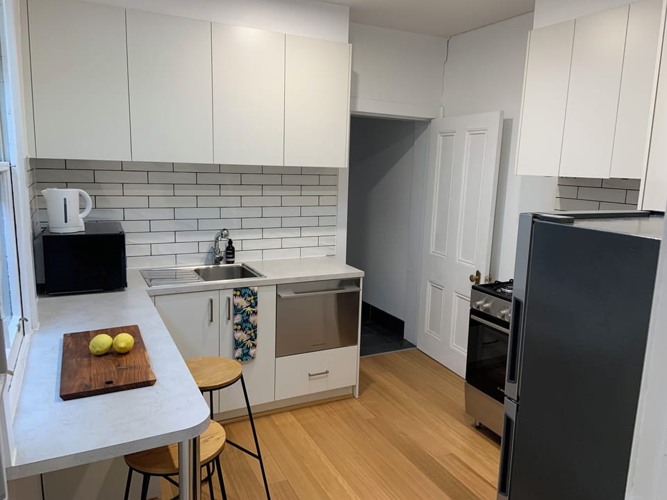 Kitchen with breakfast bar