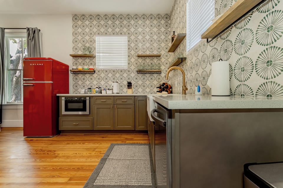 Plenty of space to prepare a delicious meal for your whole group.