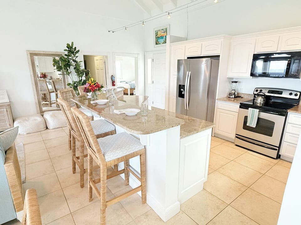 ... and includes stainless steel appliances