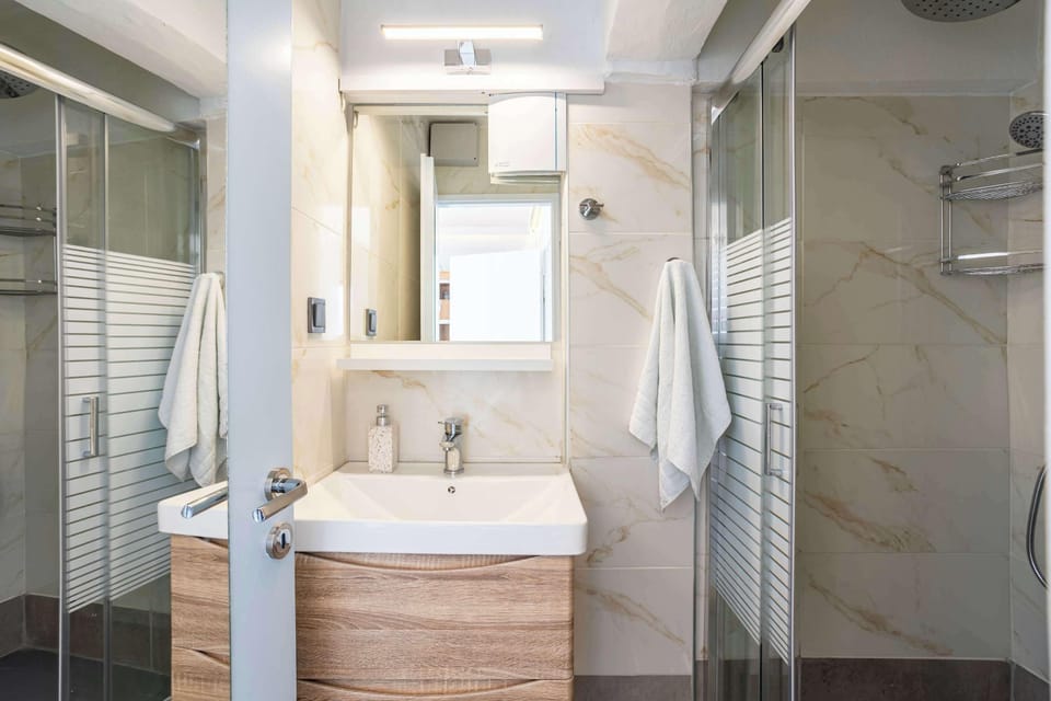 Bright Bathroom with a Shower
