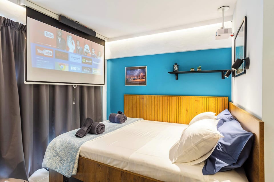 Enjoy your Favourite Movie with your Loved one