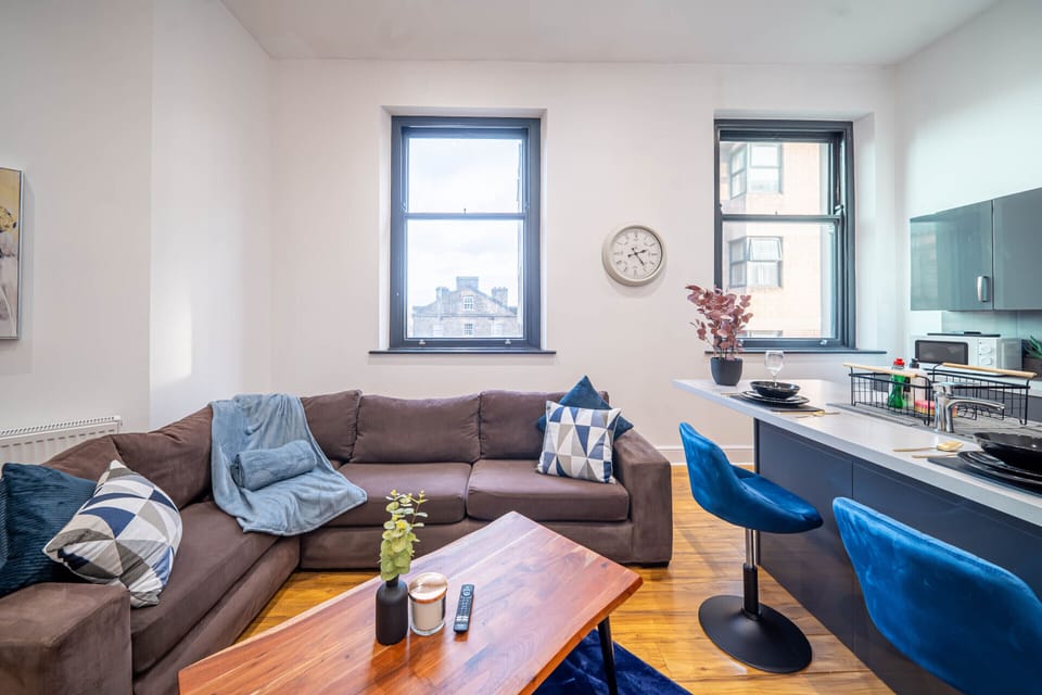Living Room / Lounge