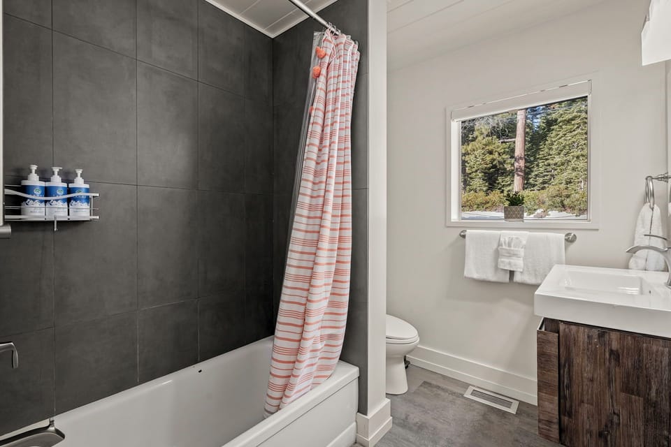 Tahoe Skyline Downstairs Full Bath