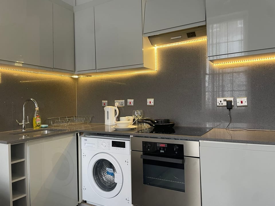 Flat 2/4  /Kitchen